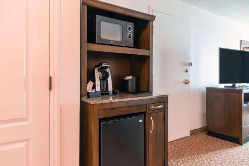 Hilton Garden Inn Orlando East - UCF Area Image