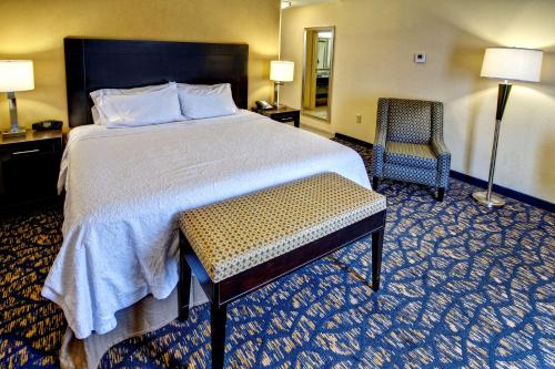 Katil atau katil-katil dalam bilik di Hampton Inn Clarksdale, Ms