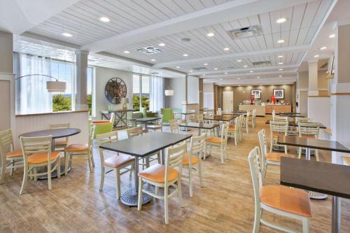 Restaurace v ubytování Hampton Inn Bar Harbor