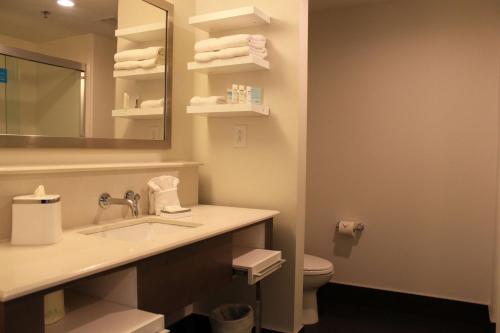 Ein Badezimmer in der Unterkunft Hampton Inn Bainbridge, GA