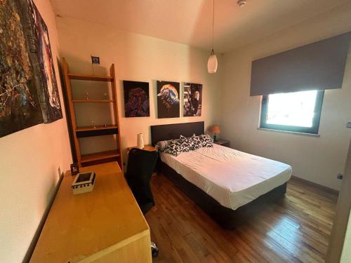 En eller flere senge i et værelse på Villa De Lux with pool