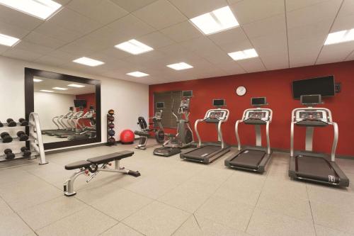 Fitness centrum a/nebo fitness zařízení v ubytování Homewood Suites by Hilton West Des Moines/SW Mall Area