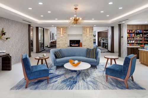 Posezení v ubytování Homewood Suites by Hilton Houston/Katy Mills Mall