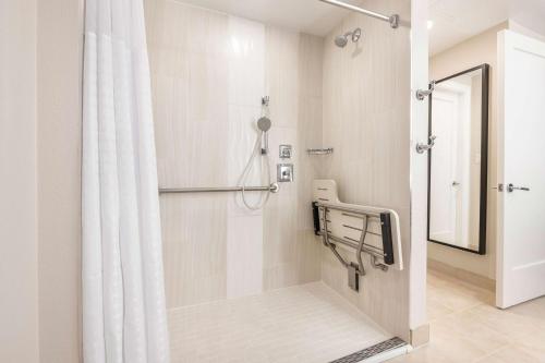 Ένα μπάνιο στο Hilton Grand Vacations Club Las Palmeras Orlando