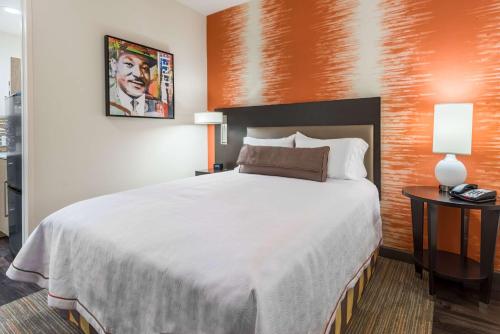 Home2 Suites by Hilton Atlanta Downtown Image