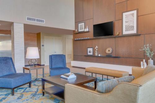 Hampton Inn & Suites Los Angeles - Glendale Image