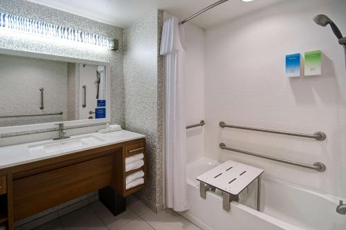 Koupelna v ubytování Home2 Suites By Hilton Waco
