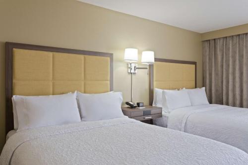 Cama o camas de una habitación en Hampton Inn Sault Ste Marie, MI
