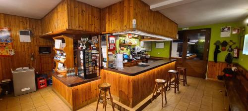 Ο χώρος του lounge ή του μπαρ στο Taberna de Tresviso