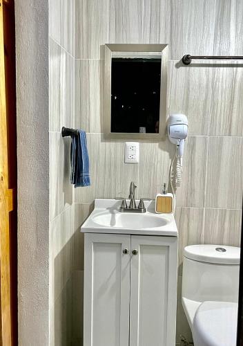 Ένα μπάνιο στο Casa céntrica con garaje