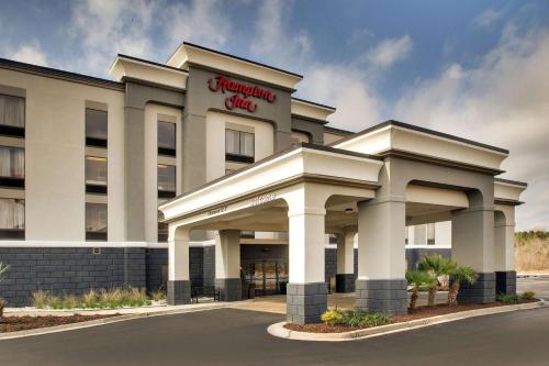a rendering of the front of the holiday inn club at Hampton Inn Yemassee/Point South, Sc in Yemassee