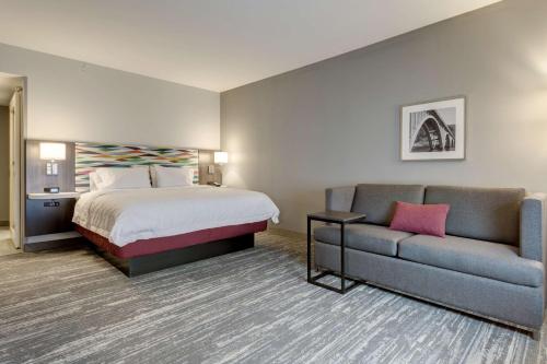 Llit o llits en una habitació de Hampton Inn-St. Louis Wentzville, MO