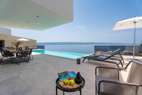 Seafront Villa Kiara with 5 en-suite bedrooms in Omiš