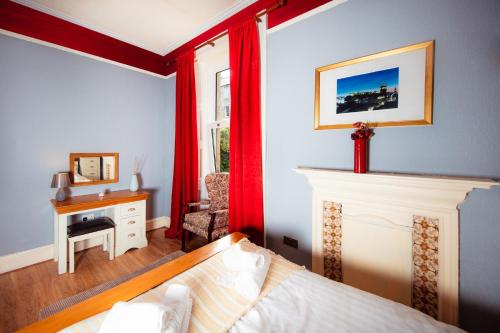 Postel nebo postele na pokoji v ubytování Warm, Cozy&Relaxed Apartment by Holyrood Palace