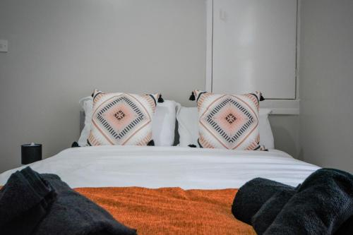 Stay with Alexandra - Free Parking - Free Wifi Superb Location photo 13