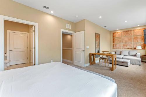 7490 Magic Village new 4 suites near Disney 192 photo 38