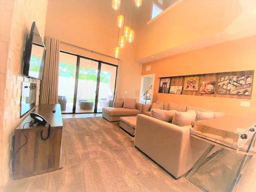 7562 Magic Village 4 suites 8 guests 8 min Disney photo 12