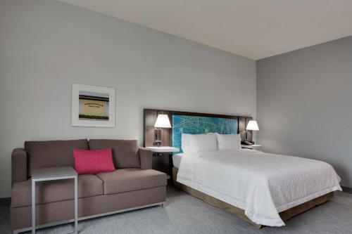 Postel nebo postele na pokoji v ubytování Hampton Inn Fort Lauderdale Pompano Beach