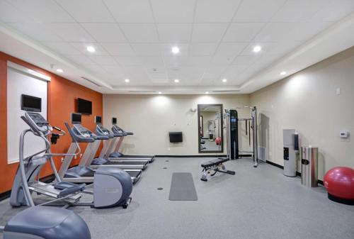 Γυμναστήριο ή/και όργανα γυμναστικής στο Home2 Suites By Hilton Dallas Desoto
