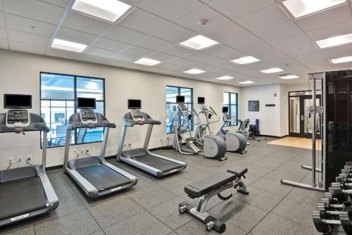 Fitness centrum a/nebo fitness zařízení v ubytování Homewood Suites By Hilton New Hartford Utica