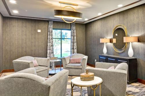 Posezení v ubytování Homewood Suites By Hilton New Hartford Utica