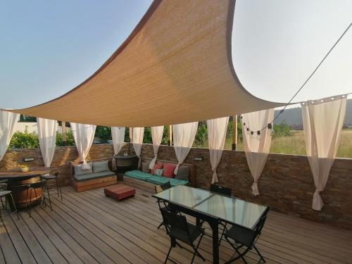 Photo de la galerie de l'établissement Villa T4 avec piscine, à Lucciana