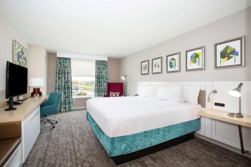 Ліжко або ліжка в номері Hilton Garden Inn Las Vegas City Center