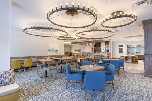 Hilton Garden Inn Cincinnati Midtown Image
