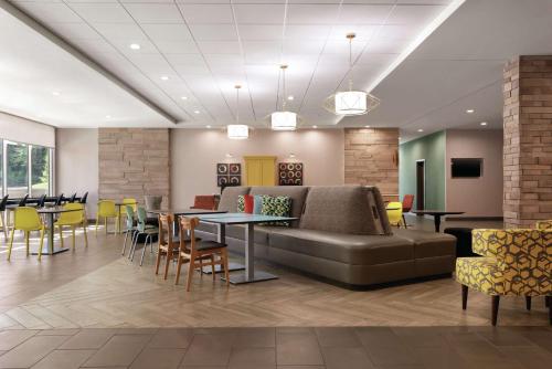 Χώρος καθιστικού στο Home2 Suites By Hilton Columbia Harbison