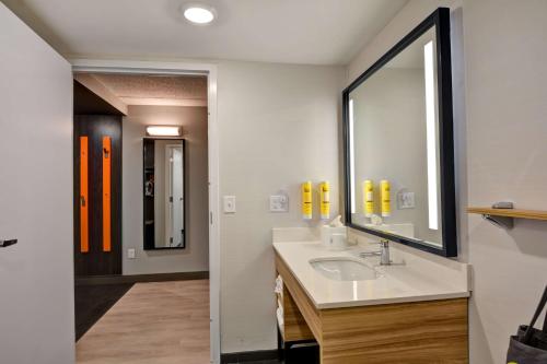 Fotografie z fotogalerie ubytování Tru by Hilton Syracuse North Airport Area v destinaci Liverpool