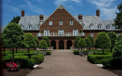 The Founders Inn & Spa Tapestry Collection By Hilton in Norfolk