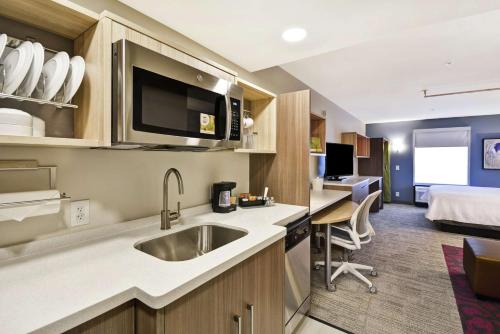 Kjøkken eller kjøkkenkrok på Home2 Suites By Hilton Warner Robins