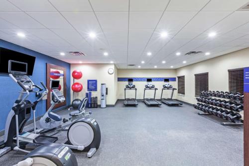 Γυμναστήριο ή/και όργανα γυμναστικής στο Hampton Inn Gardner