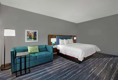 Кровать или кровати в номере Hampton Inn Weslaco