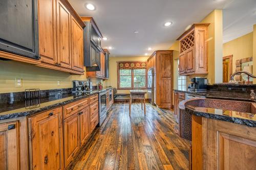 Dapur atau dapur kecil di Black Rock Lodge