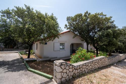 Apartments with parking space Mandre, Pag - 16836