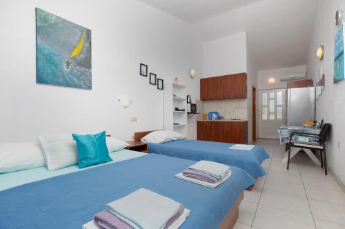 Studio Duce 13694a