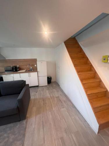 T2 neuf et moderne climatiser avec Netflix amazon