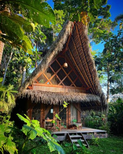 Taman di luar PUQIO ECOLODGE