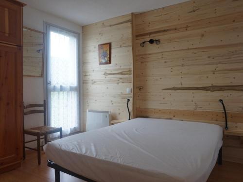 Postel nebo postele na pokoji v ubytování Appartement rénové avec balcon, idéal pour 4 pers., à 1 km des pistes de ski - Autrans-Méaudre - FR-1-737-6