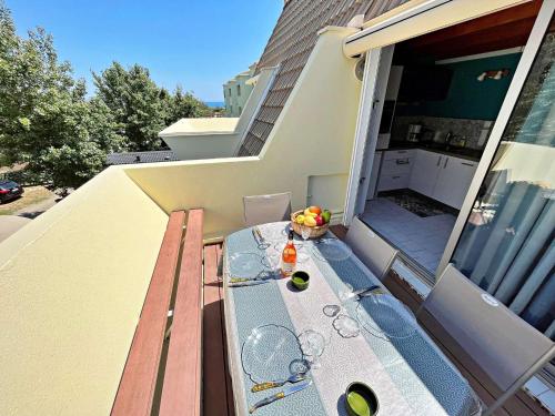 Appartement 6 pers, accès direct plage, proche commerces, terrasse, parking, Wi-Fi optionnel - FR-1-387-199