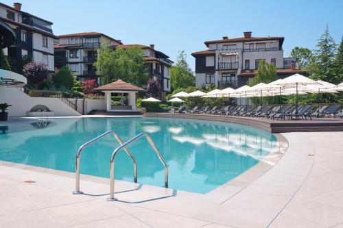 Πισίνα στο ή κοντά στο Viva Mare Beach Hotel by Santa Marina