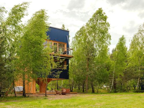 Κήπος έξω από το Bird Lodge for 6 guests, 50 m from the lake, sauna, hot tube
