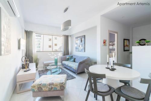 Apollo & Artemis by Heloni Apartments