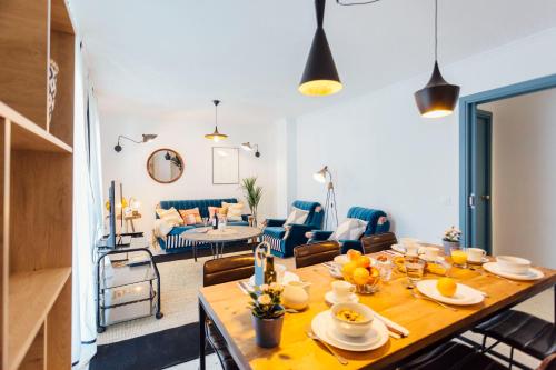 Stunning and colorful- 4Bd 2Bth- Santa Cruz