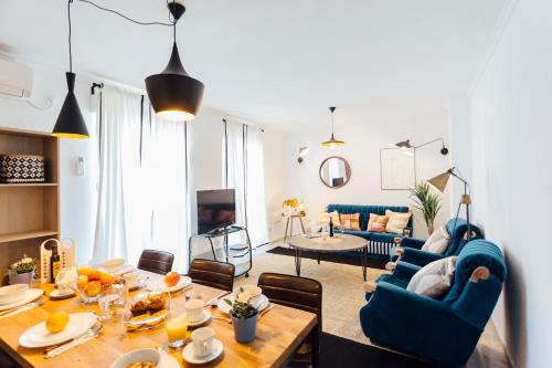 Stunning and colorful- 4Bd 2Bth- Santa Cruz