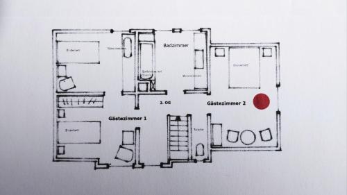 eine Zeichnung eines Grundrisses eines Hauses in der Unterkunft Gemütliches Privatzimmer in Schömberg