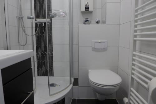 Koupelna v ubytování Tief 10 Neptun mit Internet 607