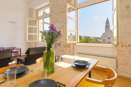 Apartment Am Kastel Svetvinčenat by IstriaLux