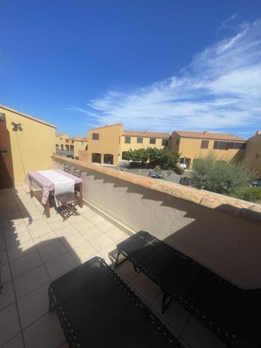 Photo de la galerie de l'établissement T2 6 couchages résidence front de mer, au Cap d'Agde